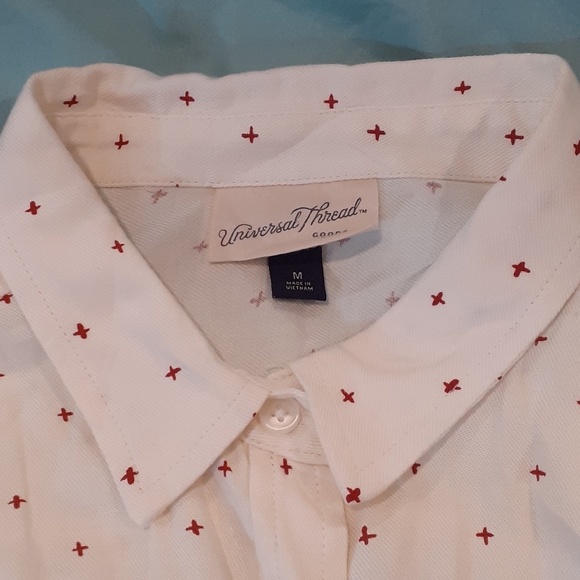 Universal Threads Blouse White with Red Crosses - Picture 3 of 3